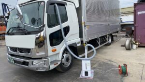 銀イオンと業務用大型加湿器を利用してトラックと乗用車を丸ごと除菌！